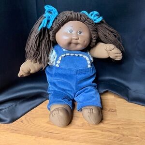 Cabbage Patch Doll African American Girl Blue Overalls 1982 Pig Tails Yarn Hair